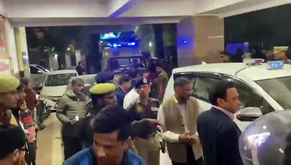Video: लखनऊ में CM फ्लीट की गाड़ी दुर्घटनाग्रस्त, 11 हुए घायल