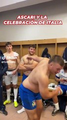 Ascari sorprende tras la victoria de Italia con su voz tenor en el vestuario