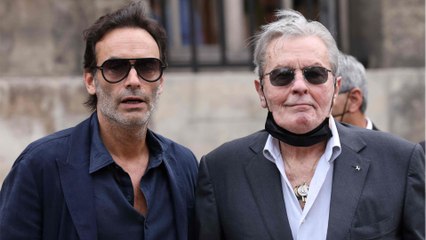 VOICI : Anthony Delon : sa réponse cinglante aux accusations de sa soeur Anouchka
