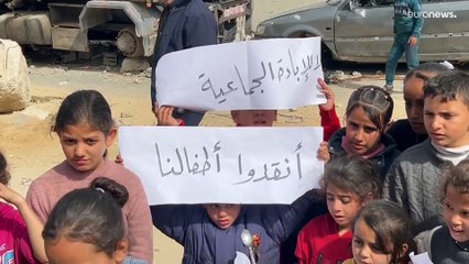 شاهد: مظاهرة في بيت لاهيا للمطالبة بإدخال المساعدات لشمال غزة