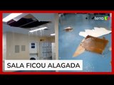 Parte do teto de hospital desaba após fortes chuvas no Rio de Janeiro