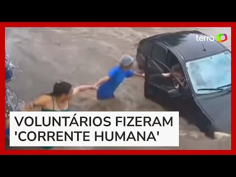 Mulher e criança são arrastadas por enxurrada durante resgate em Campinas (SP)