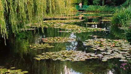 Midnight in Paris - Official Trailer