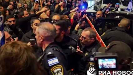 Lapid denuncia la violencia "antidemocrática" de la Policía durante las protestas en Tel Aviv