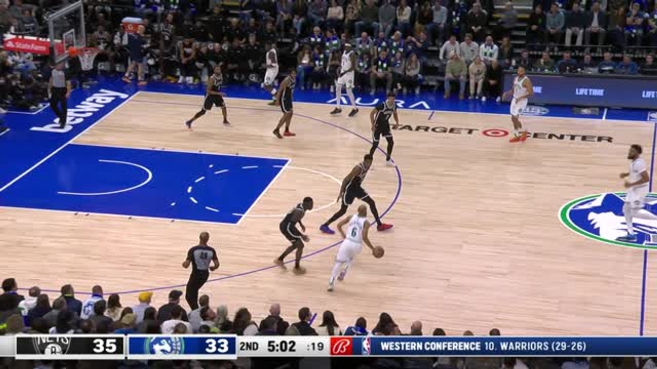 KAT posterizes Claxton with one-handed slam