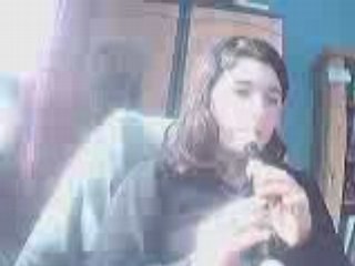 La fille qui joue hiper mal de la flute
