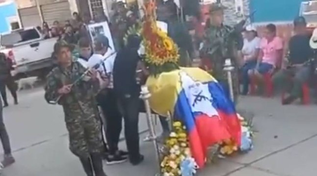 Disidentes de las Farc velaron a uno de sus hombres en plena vía pública del Catatumbo