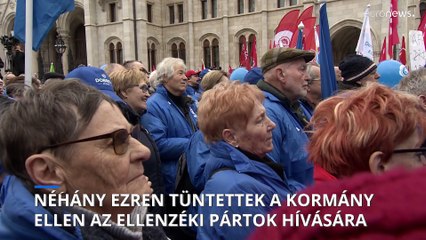 A közvetlen államfőválasztásért tüntetnek ellenzéki pártok a Kossuth téren