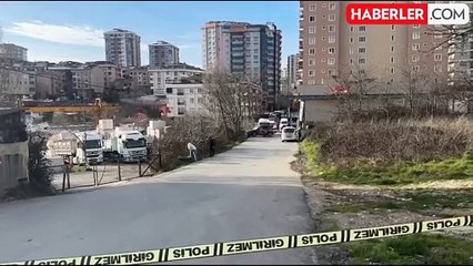 Sultangazi'de Otomobilde Silahla Vurulmuş Erkek Cesedi Bulundu