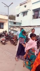 वीडियो देखें....पूर्व मंत्री डहरिया की पत्नी के कब्जे से ऐसे मुक्त हुआ आलीशान सामुदायिक भवन