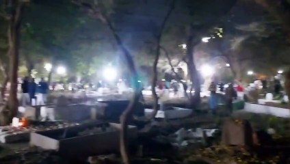 इबादत कर मांगी अमनो आमान की दुआ, कब्रों पर दुरूद और फातिहा
