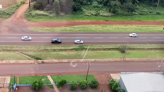Imagens aéreas mostram perseguição de veículo Astra com contrabando