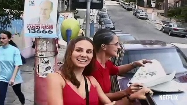 Une démocratie en danger Bande-annonce (EN)