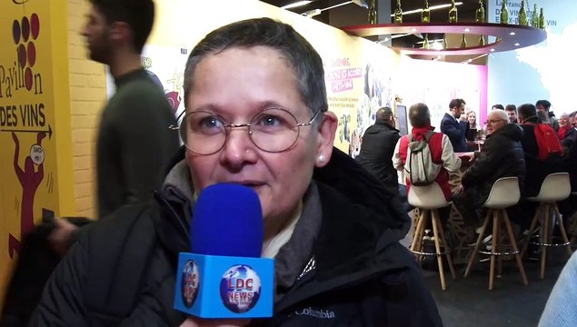 SIA2024 Trois agricultrices Bio en colère contre Macron et les syndicats. Paris/France - 24 Février 2024