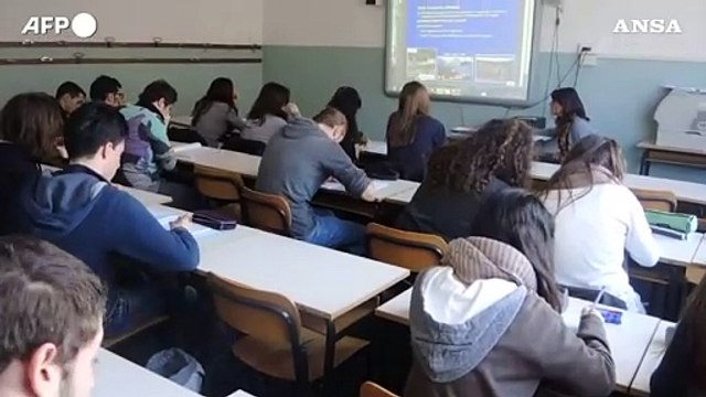 *NO* Il 92% degli studenti italiani e' fiero di essere in Ue
