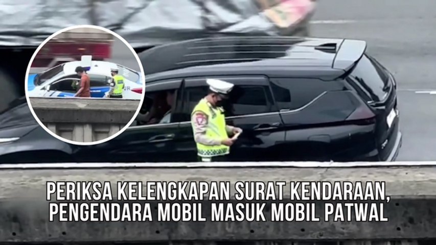 Periksa Surat-surat Kendaraan, Pengendara Mobil Disuruh Masuk Mobil Patwal