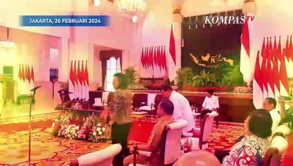 Скачать видео: Momen Sri Mulyani Hampiri dan Salaman dengan Prabowo Subianto Jelang Sidang Kabinet