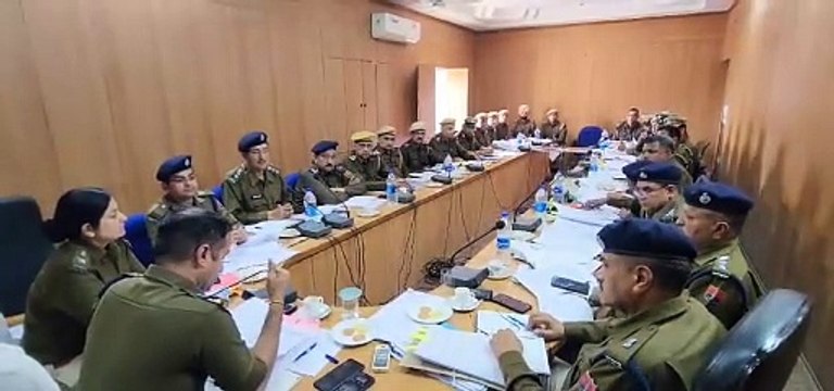 In view of the farmers' movement, special teams of police formed in Hanumangarh, Sangriya, Tibbi and Bhadra police station areas