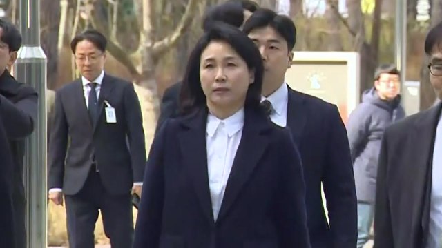 '법인카드 유용 의혹' 김혜경, 첫 법원 출석...무죄 주장 / YTN
