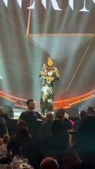 شيرين عبد الوهاب توبخ فتاة في حفل لبنان