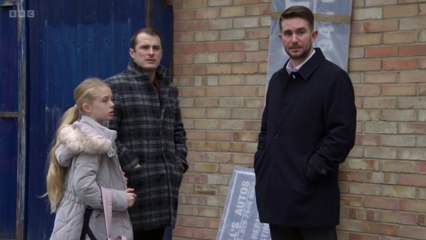 Ballum - Ben Shows Callum & Lexi The New Arches Sign!
