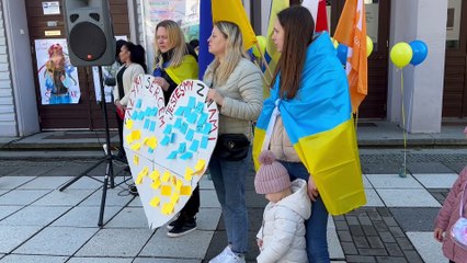 Gazeta Lubuska. Zielona Góra. Demonstracja Pokojowa w rocznicę napadu na Ukrainę.