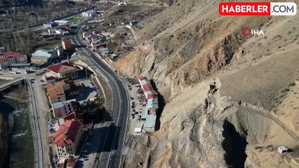 Uzundere'de göçük: Onlarca ev ve iş yeri zarar gördü