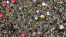 Bagno di folla per Bolsonaro, 