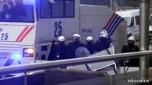 A fuoco gomme e cassonetti: la protesta degli agricoltori a Bruxelles
