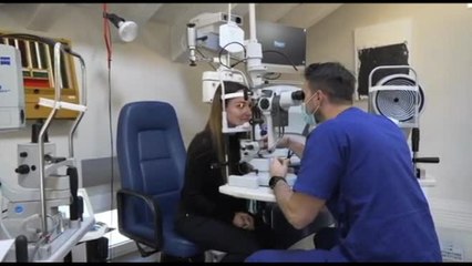 Per correggere la miopia l'impianto delle lenti intraoculari Icl