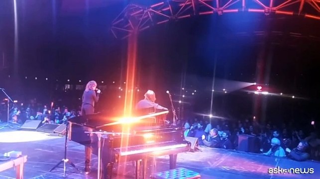 Fiorella Mannoia canta Pino Daniele al concerto Life for Gaza
