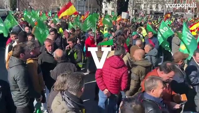 Cientos de agricultores protestan en Atocha frente al Ministerio de Agricultura