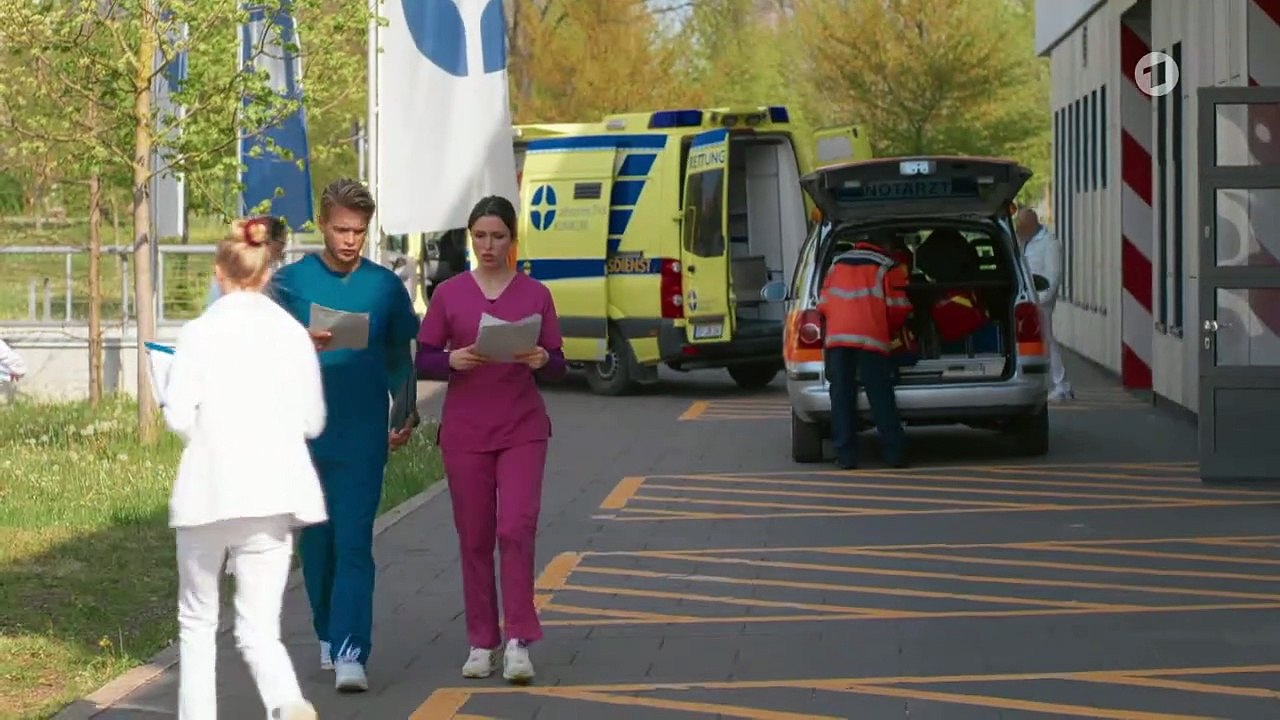 Zeitdruck (363) - In aller Freundschaft – Die jungen Ärzte