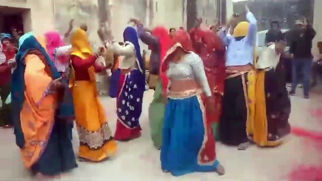 राजस्थान के एक गांव में ग्रामीणों का बड़ा फैसला, शराबबंदी के लिए वोट देकर लगाई रोक, झूम उठे लोग...देखें VIDEO