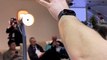 Hemos visto en el MWC 2024 la lámpara Xiaomi que sigue tu mano y responde a tus gestos y es una pasada
