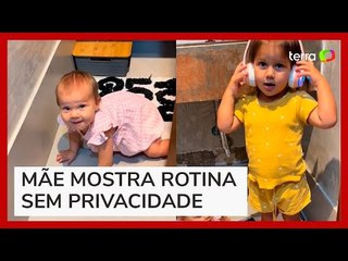 Nunca sozinha! Mãe de duas mostra como é ir ao banheiro