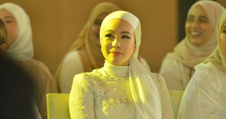 Cantiknya Vivy Yusof, Putih Suci Ambil Award!