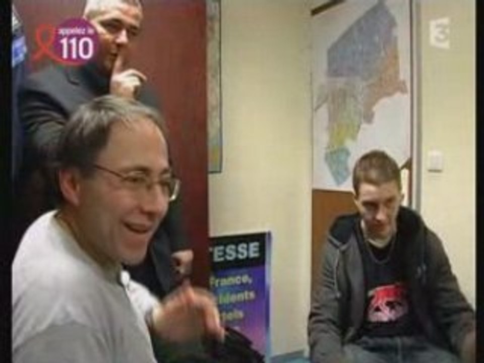 Strip-tease - Police et polissons Partie 2   2-6