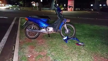 Sandero e Honda Biz se envolvem em acidente na Avenida Tancredo Neves