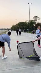 Nous avons marqué les tirs des gens (Ils ont cassé le poteau