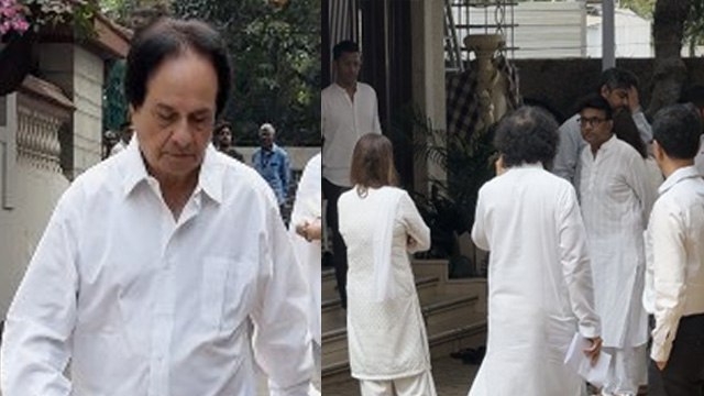 Pankaj Udhas Funeral: Elder Brother Manhar Udhas Tribute देने पहुंचे घर, Family Antim Sanskar में..