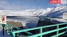 Yüksekova'daki Dilimli Barajı kısmen dondu