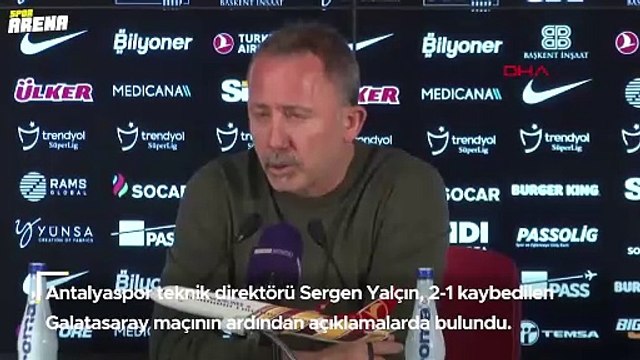 Sergen Yalçın'dan hakem tepkisi: Masa başından yapmayın! | Yalçın, Emre Belözoğlu'nun o sözüne güldü