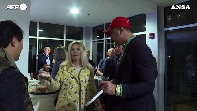 Trump vince le primarie in Carolina del Sud, sostenitori festeggiano