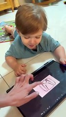 فيديو طفل عبقري يحفظ جميع أسماء شركات السيارات وشعاراتها