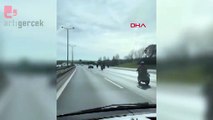Pendik'te motosikletlilerin tehlikeli yolculuğu