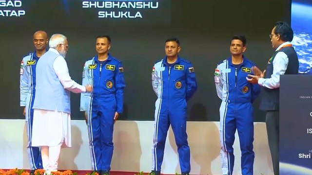 गगनयान मिशन पर स्पेस में जाएंगे ये 4 अंतरिक्ष यात्री, PM मोदी ने की मुलाकात