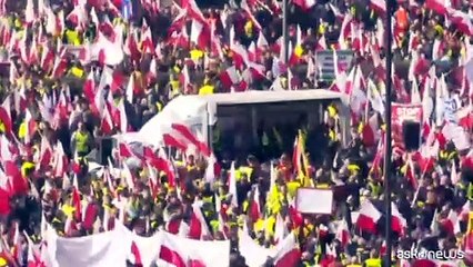 Migliaia di agricoltori polacchi in piazza a Varsavia