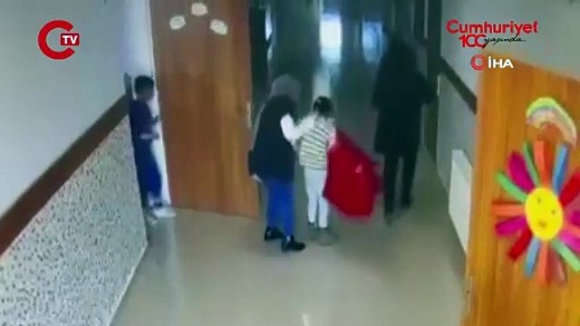 O anlar kamerada... Öğretmen 'heimlich manevrası' ile öğrencinin hayatını kurtardı!