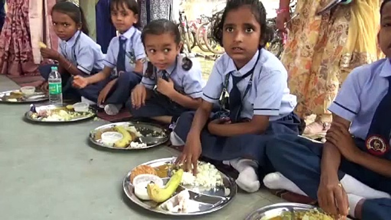 स्कूल के 350 से ज्यादा बच्चों के खिल उठे चेहरे